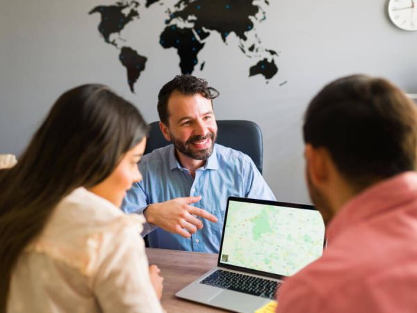 dependent visa UAE
